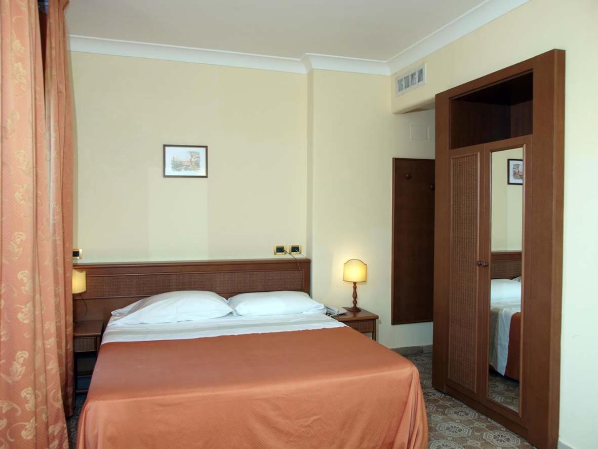 Hotel Villa Bianca Resort Taormina Exterior foto