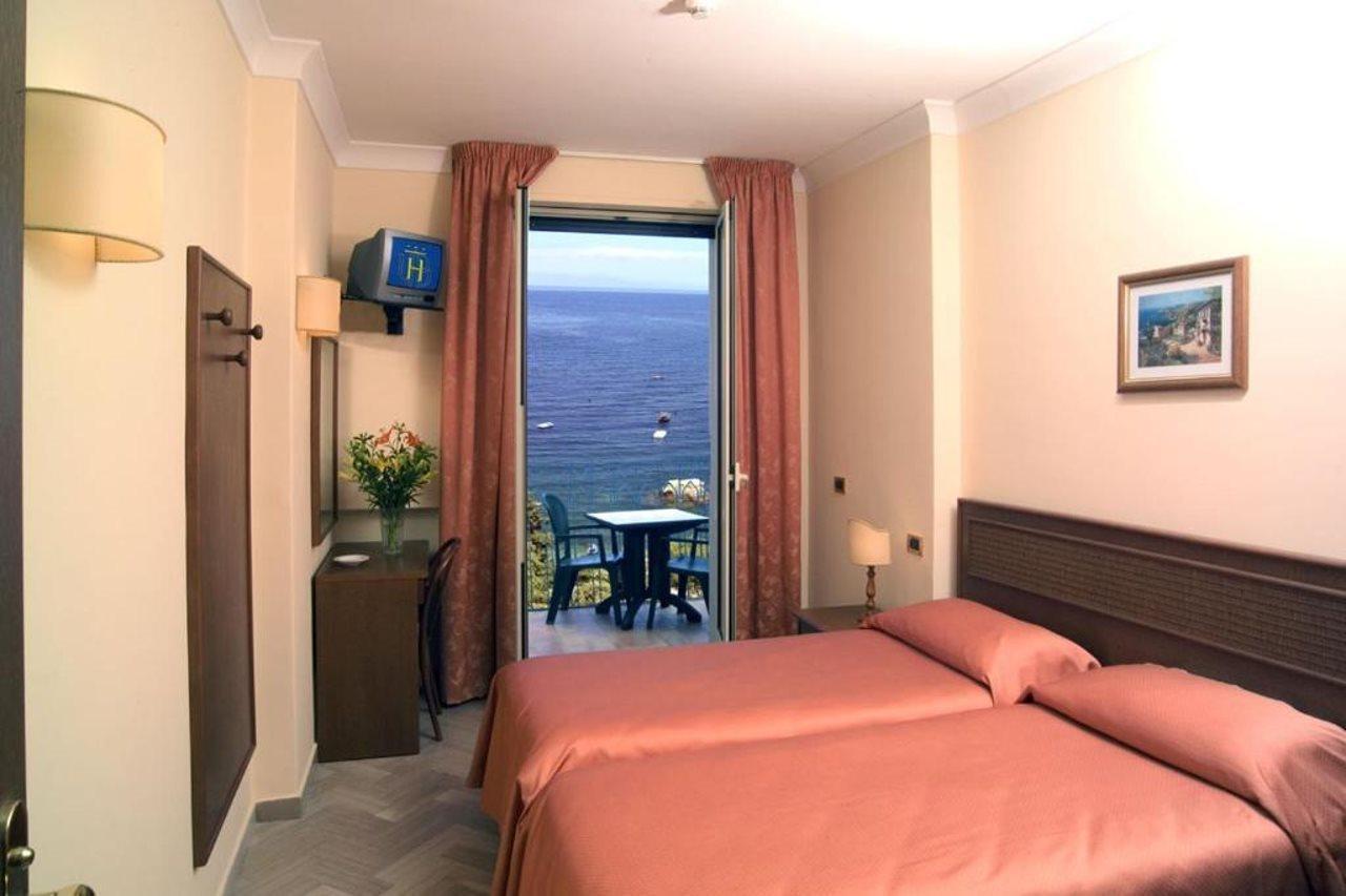 Hotel Villa Bianca Resort Taormina Exterior foto